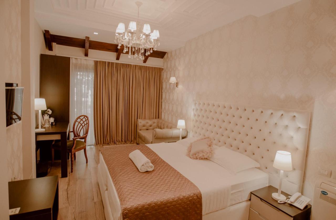 Green House Hotel & Restaurant Tirana Exterior foto