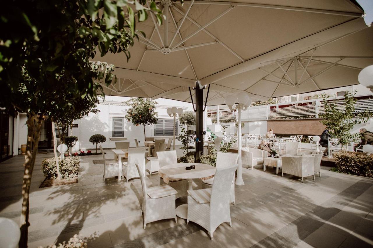 Green House Hotel & Restaurant Tirana Exterior foto